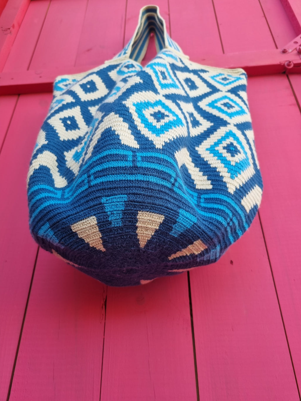 SUSU XL BAG • the BEACH