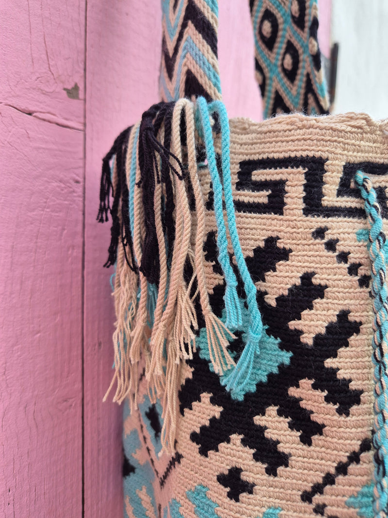 Wayuu Mochila • ARTE (shorter strap)