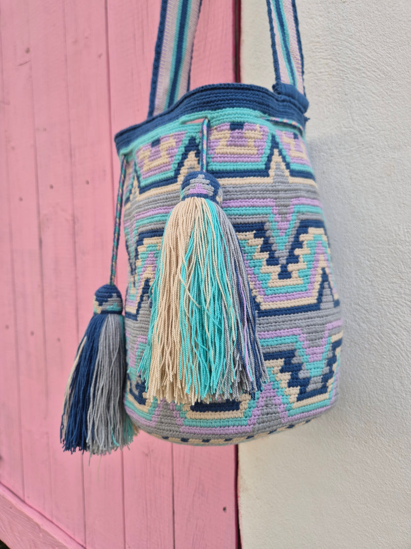 Wayuu Mochila • ROADTRIP TO THE SEA