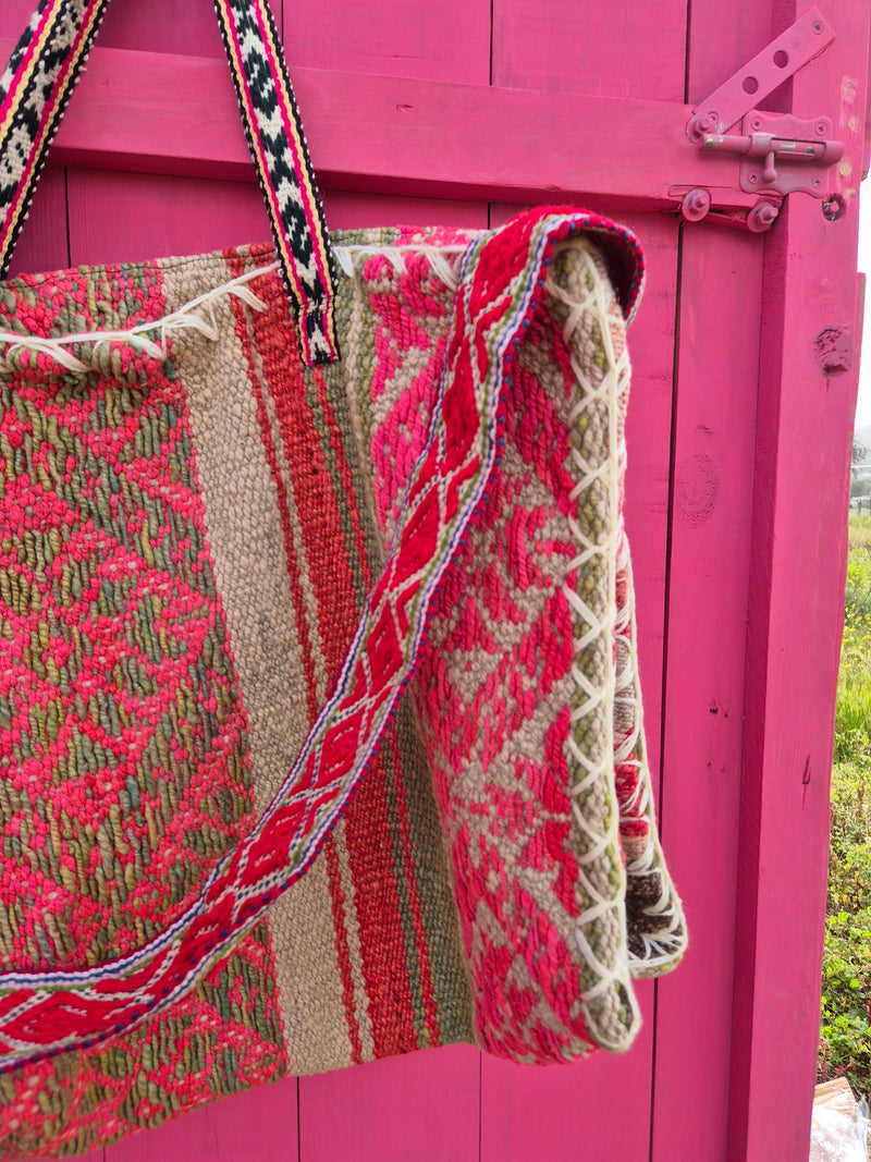 CUSCO MEGA bag • INTO THE WILD