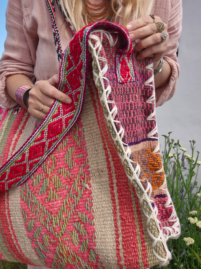 CUSCO MEGA bag • INTO THE WILD