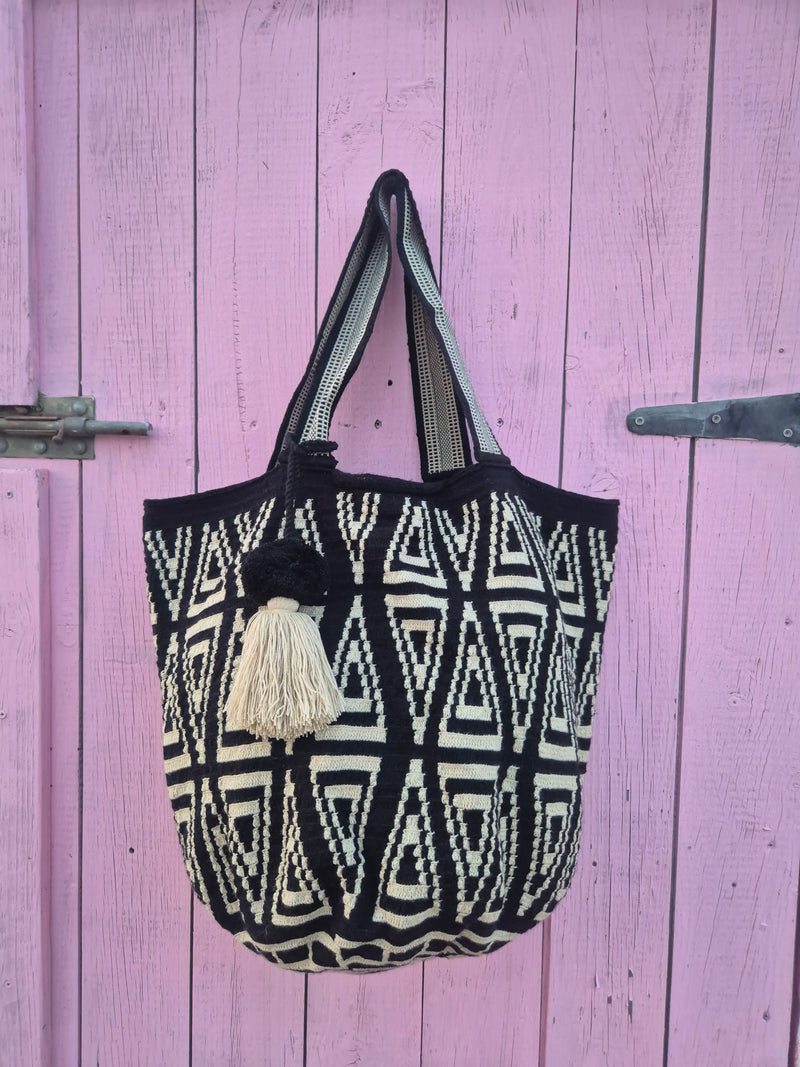 SUSU XL BAG • PYRAMIDS