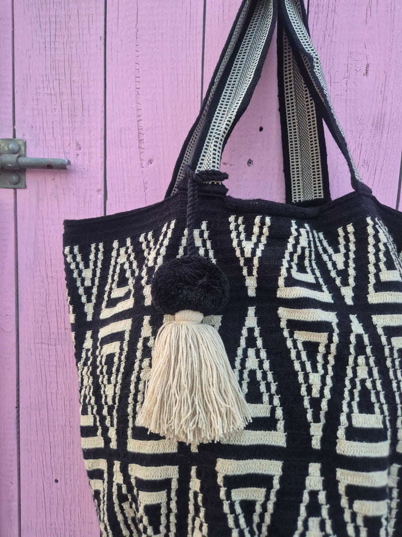 SUSU XL BAG • PYRAMIDS