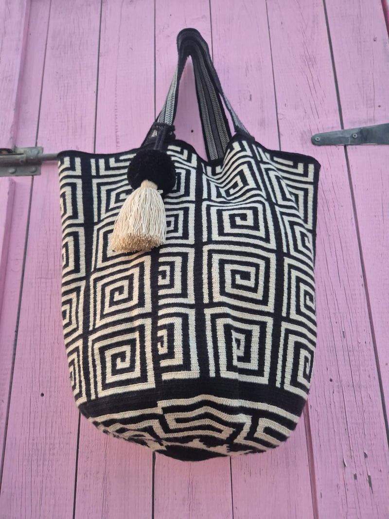 SUSU XL BAG • LABYRINTH