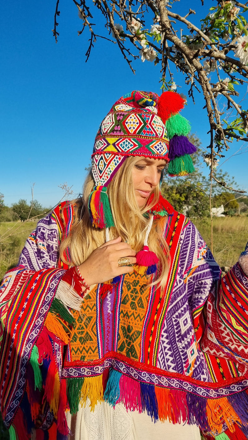 Vintage poncho with fringes