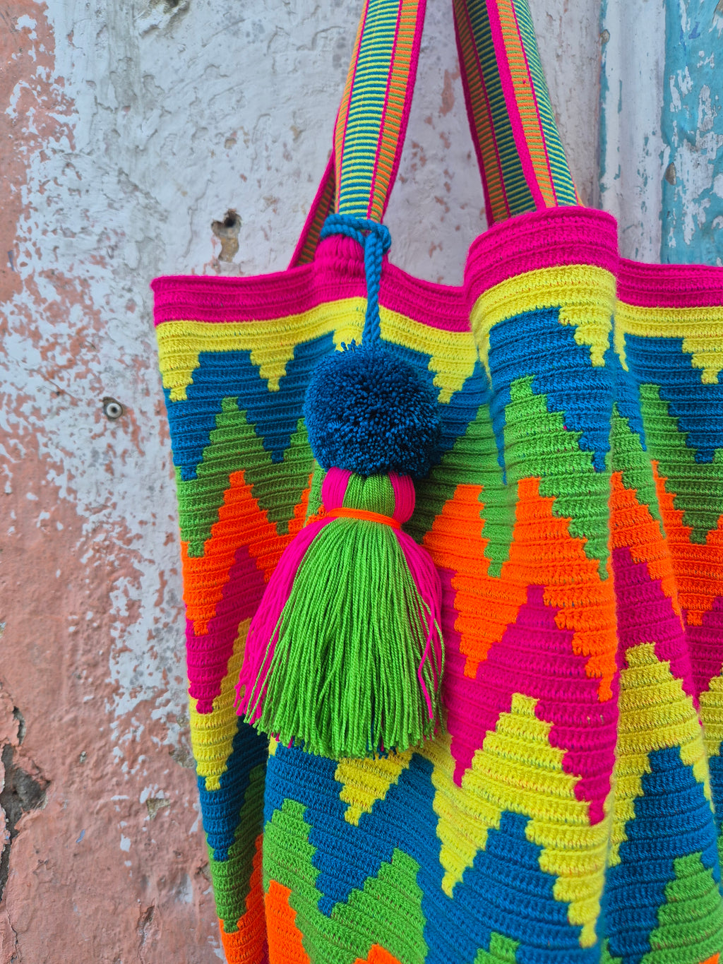 SUSU XL BAG • NEON ZIGZAG