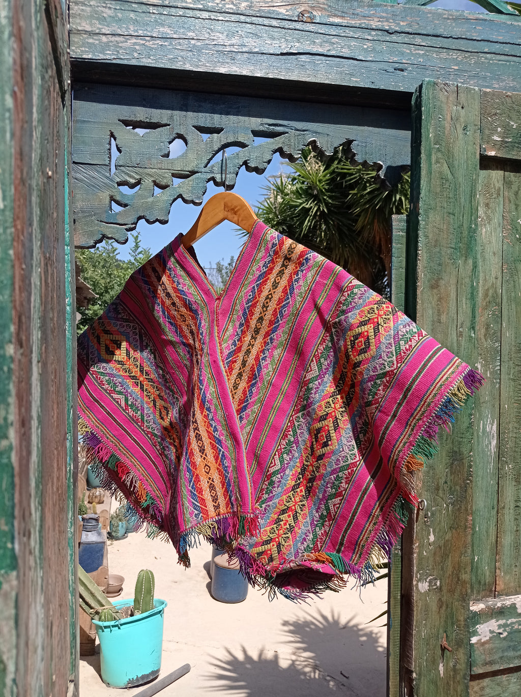 Vintage poncho with fringes